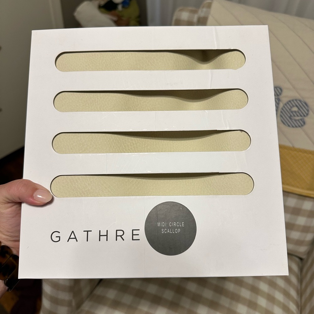 Gathre ivory midi circle scallop NIB